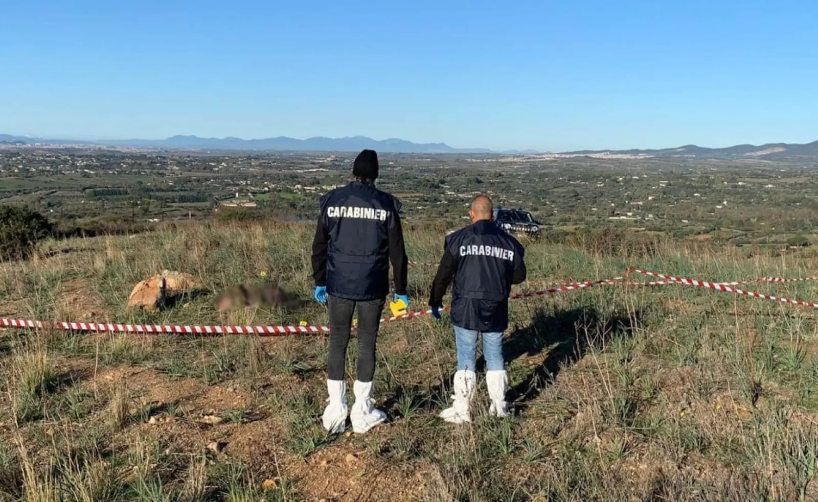 Cagliari, “spara per errore alla nuca dell’amico e si suicida”: due giovani cacciatori trovati morti