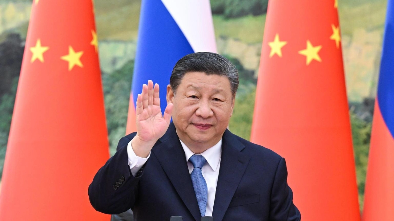 Xi Jinping assicura che le difficoltà economiche in Cina sono temporanee e superabili, garantendo equità per le imprese private.