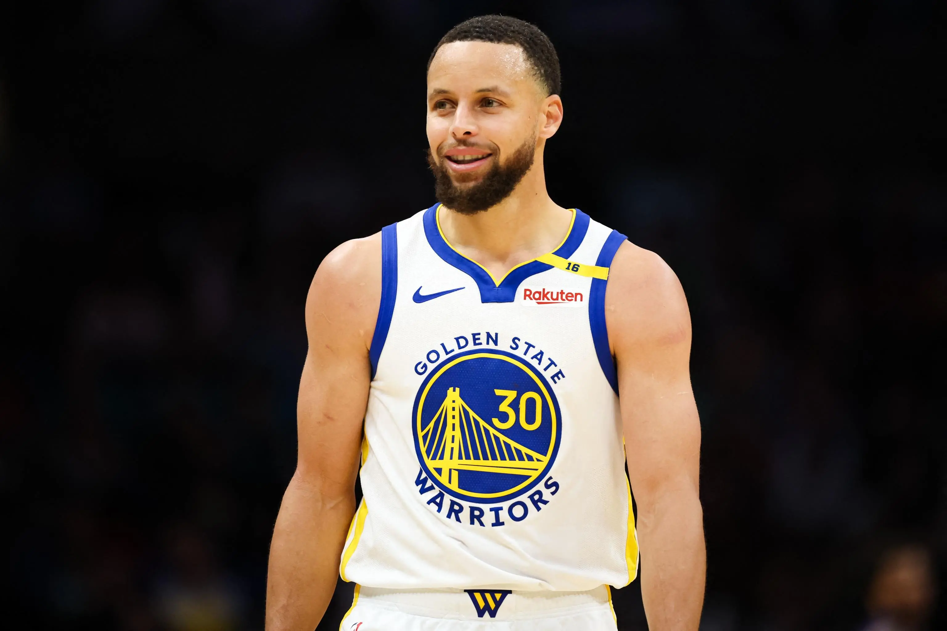 Nba, Curry nella storia con 4000 triple segnate. Super Doncic non basta ai Lakers