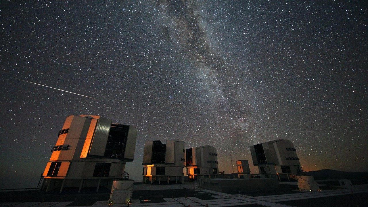 The 2010 Perseids over the VLT