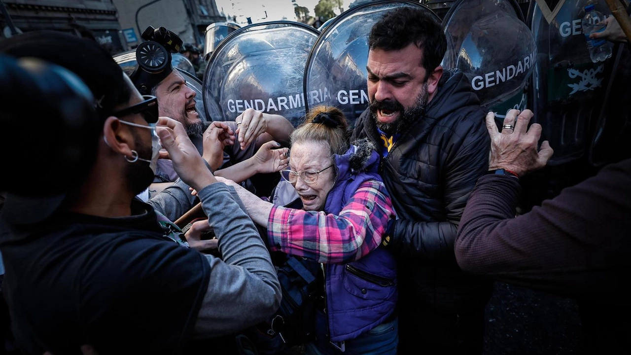 Francesco aveva criticato la repressione contro i pensionati