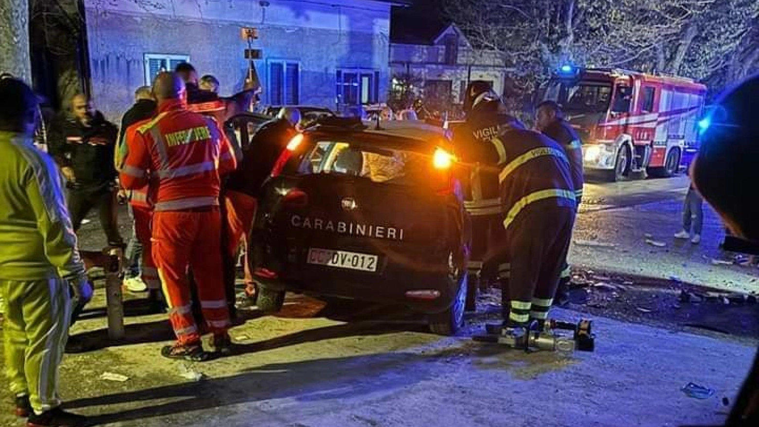 Il tragico incidente nella notte in provincia di Salerno