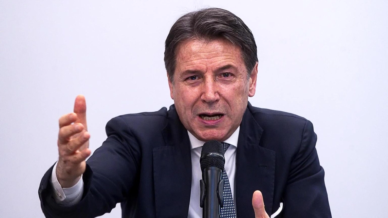 Giuseppe Conte conferma la coerenza del M5s nel respingere il Piano di Riarmo proposto da Von der Leyen e Giorgia Meloni.