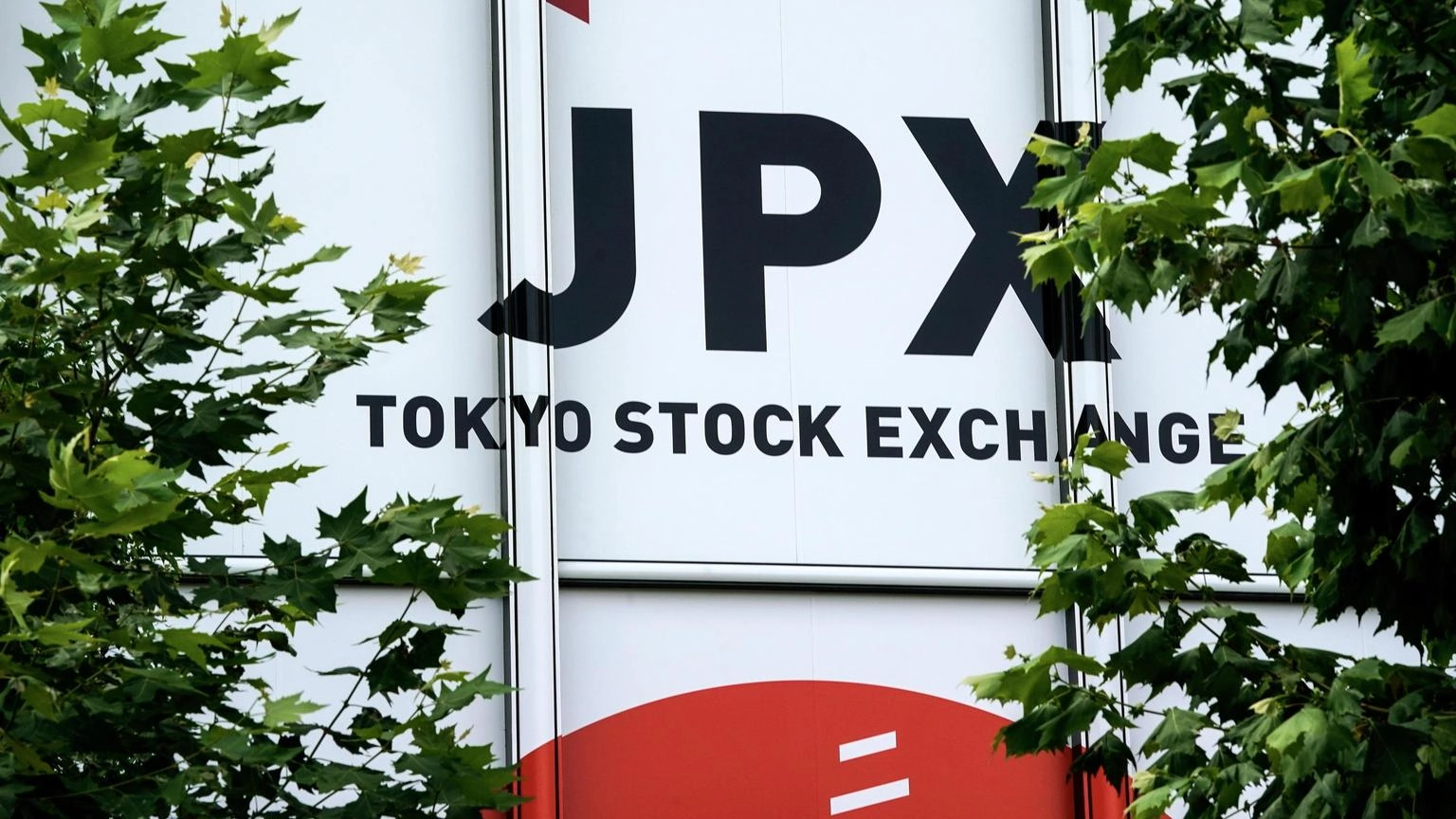 Borsa: Tokyo crolla in apertura, Nikkei -4,24%
