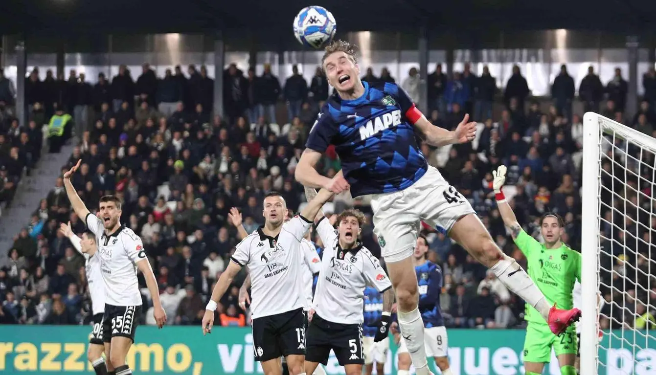 La capolista dopo il ko a La Spezia. Sassuolo, classifica amarcord . Con gli stessi punti poi fu Serie A