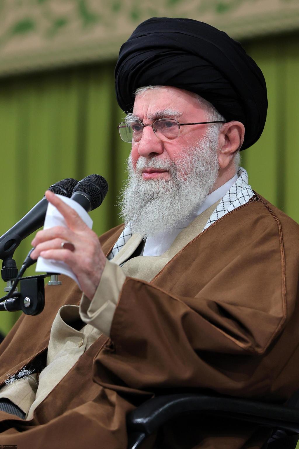 Khamenei, 'se Usa violano nostra sicurezza risponderemo'