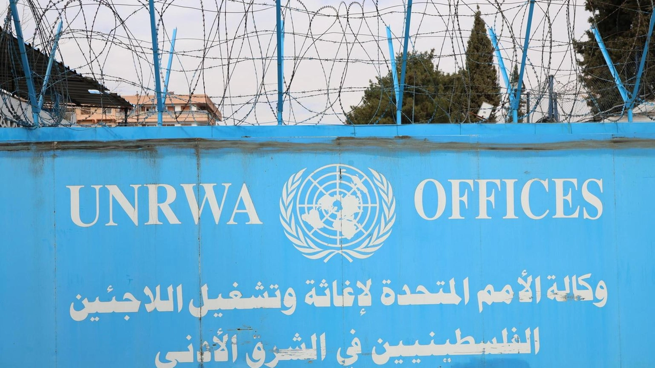 L'UE condanna i tentativi di ostacolare l'Unrwa e sottolinea l'importanza del suo supporto in Cisgiordania e Gaza.