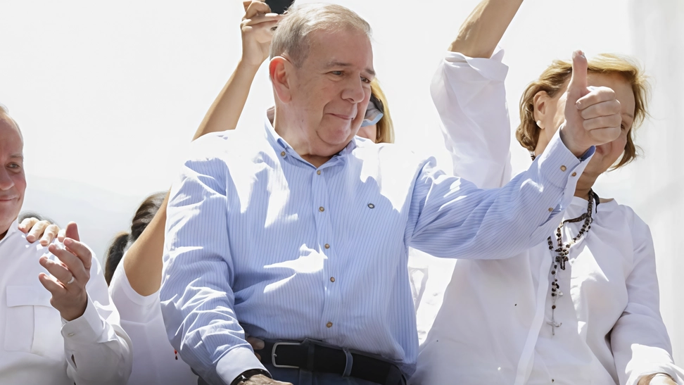 Il tribunale venezuelano arresta il candidato presidenziale Edmundo Gonzalez Urrutia, scatenando condanne internazionali per la repressione politica nel Paese sudamericano.