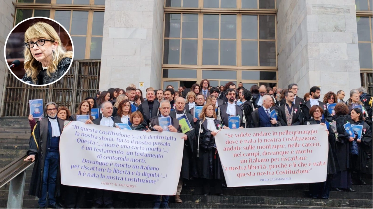 Francesca Nanni, capo della Procura generale, e la protesta fuori dal Tribunale