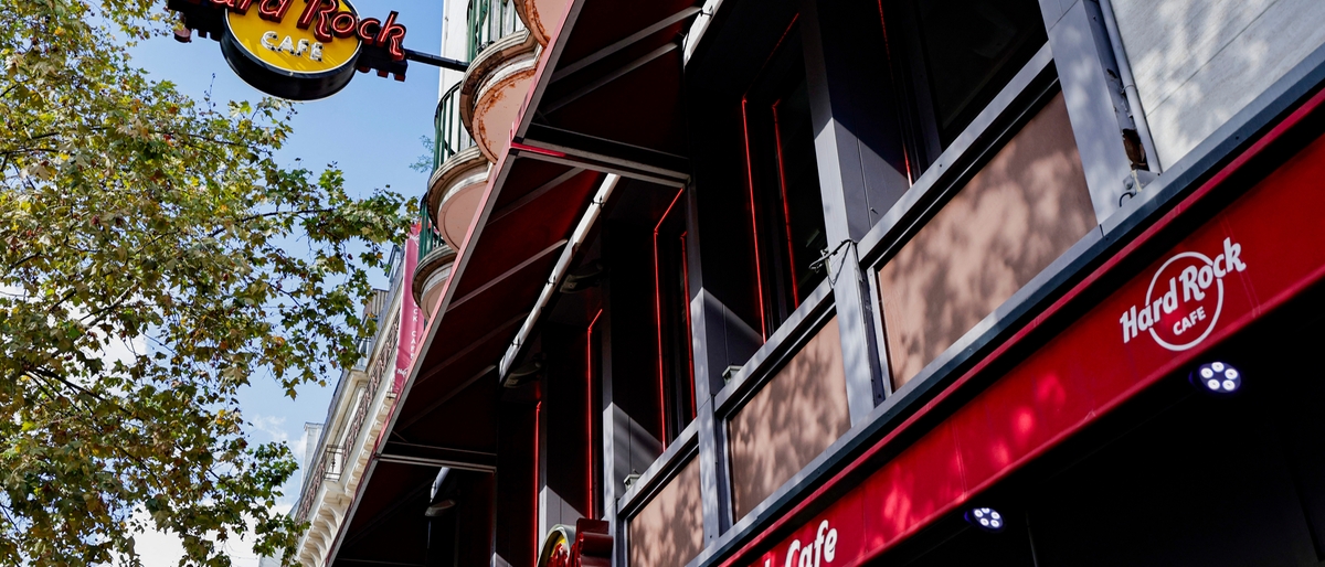 La parabola dell’Hard Rock Café: chiude anche a Parigi (ma continua a macinare soldi)