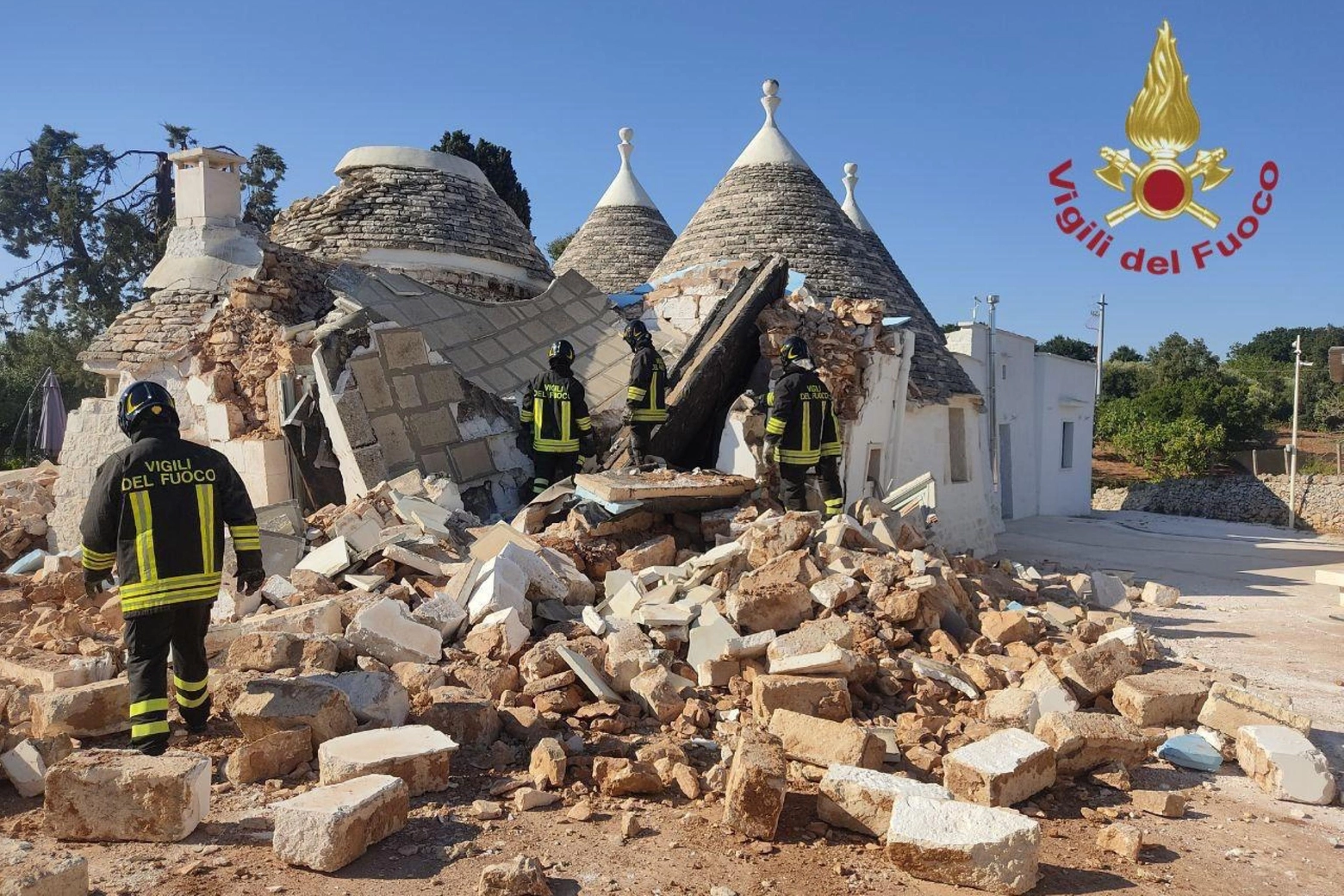 Il trullo crollato a Cisternino dopo l'esplosione