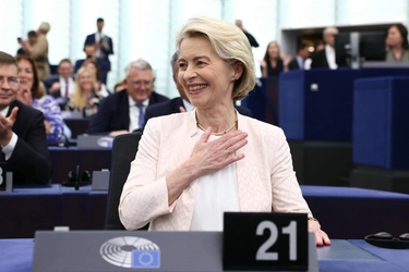 Ursula von der Leyen rieletta presidente della Commissione Europea: chi ha votato a favore e chi contro. Oltre 50 franchi tiratori