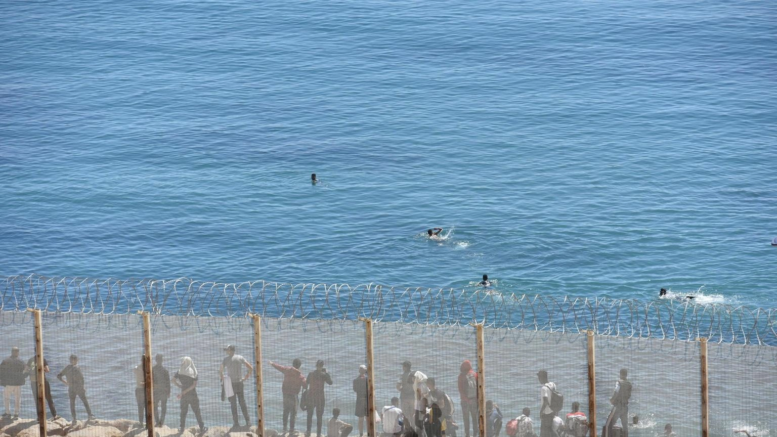 Arrivi a nuoto dei migranti minori a Ceuta aumentati del 550%