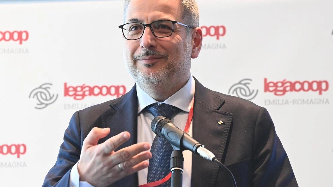 Simone Gamberini, 50 anni, presidente di Legacoop