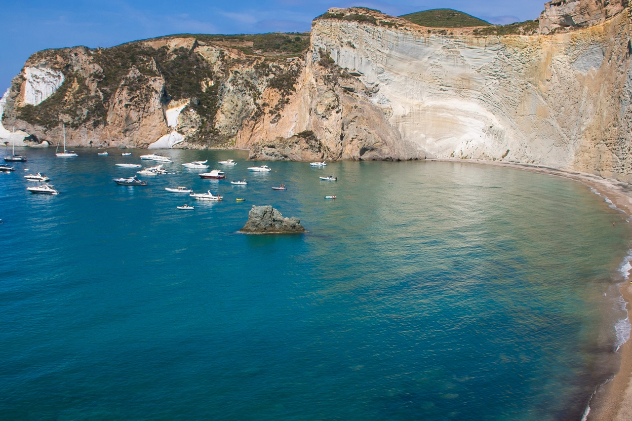 Chiaia di Luna, una delle spiagge simbolo dell’isola