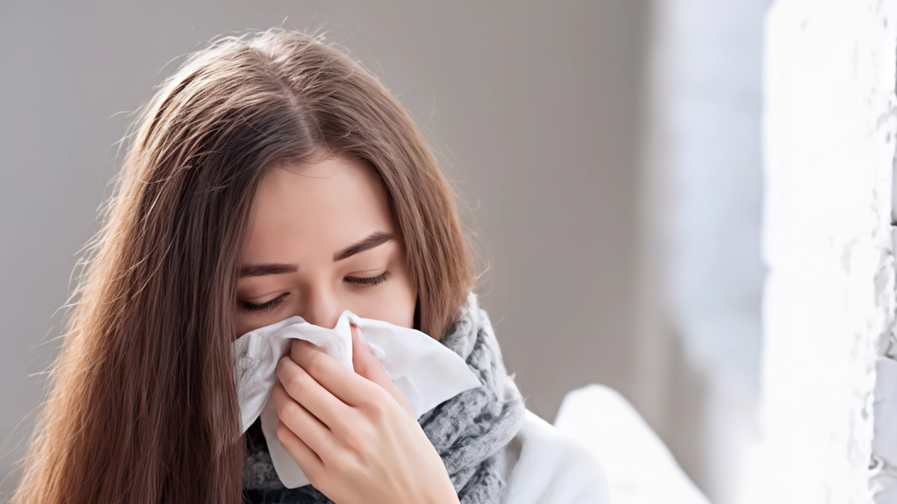 di Marina Santin Febbre alta, spossatezza, dolori muscolari, mal di gola. L’influenza durante le feste ha già costretto a letto più...