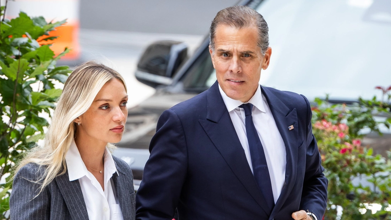 Hunter Biden insieme alla moglie Melissa Cohen Biden (Ansa)