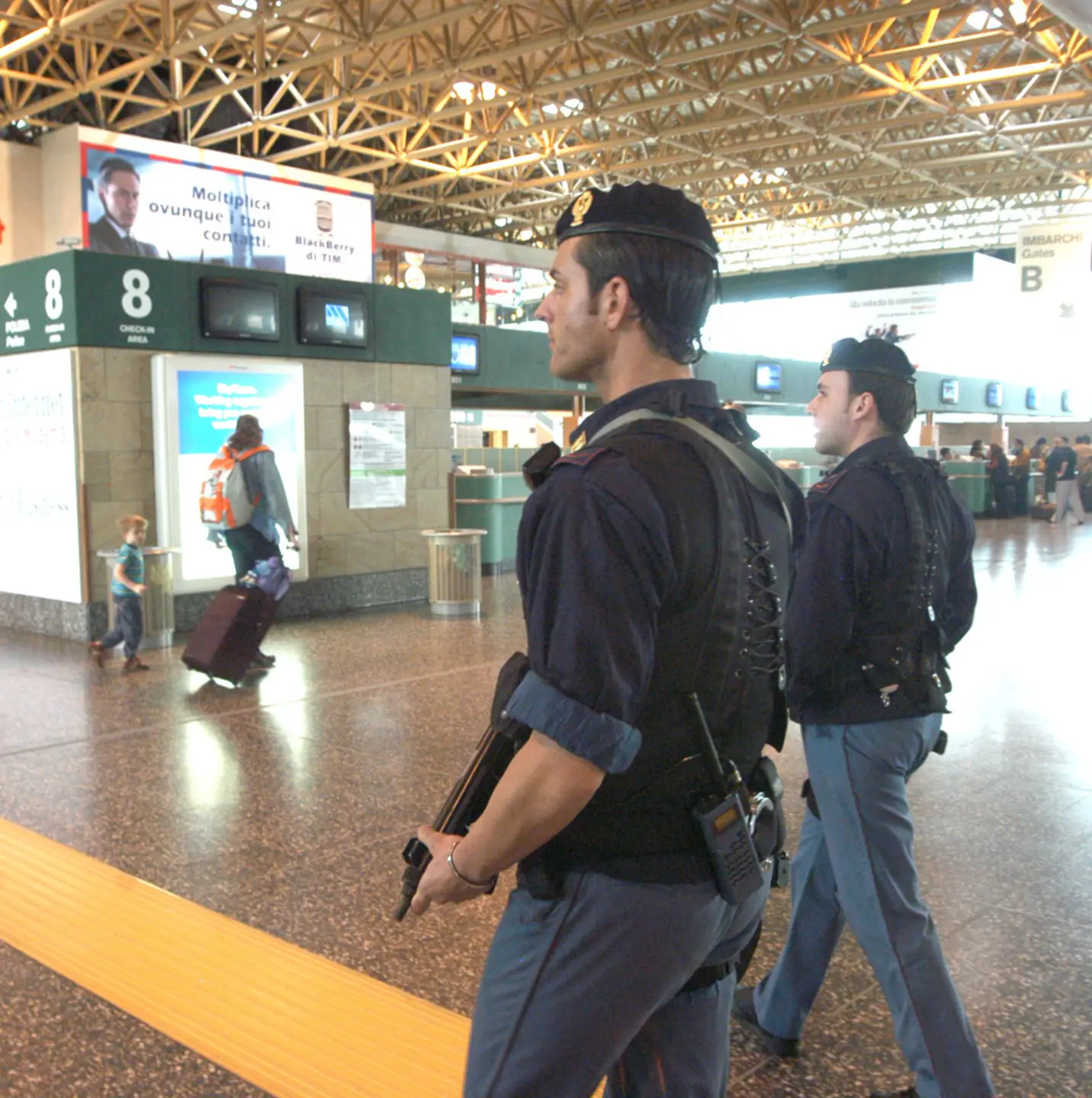 Malpensa, bloccano il check-in di Turkish Airlines: denuncia e foglio di via a 25 anarchici torinesi