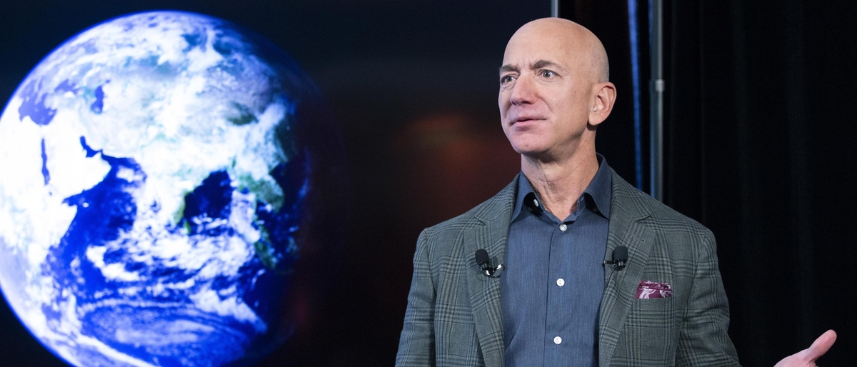 Bezos sfida Musk, Amazon lancia i suoi satelliti