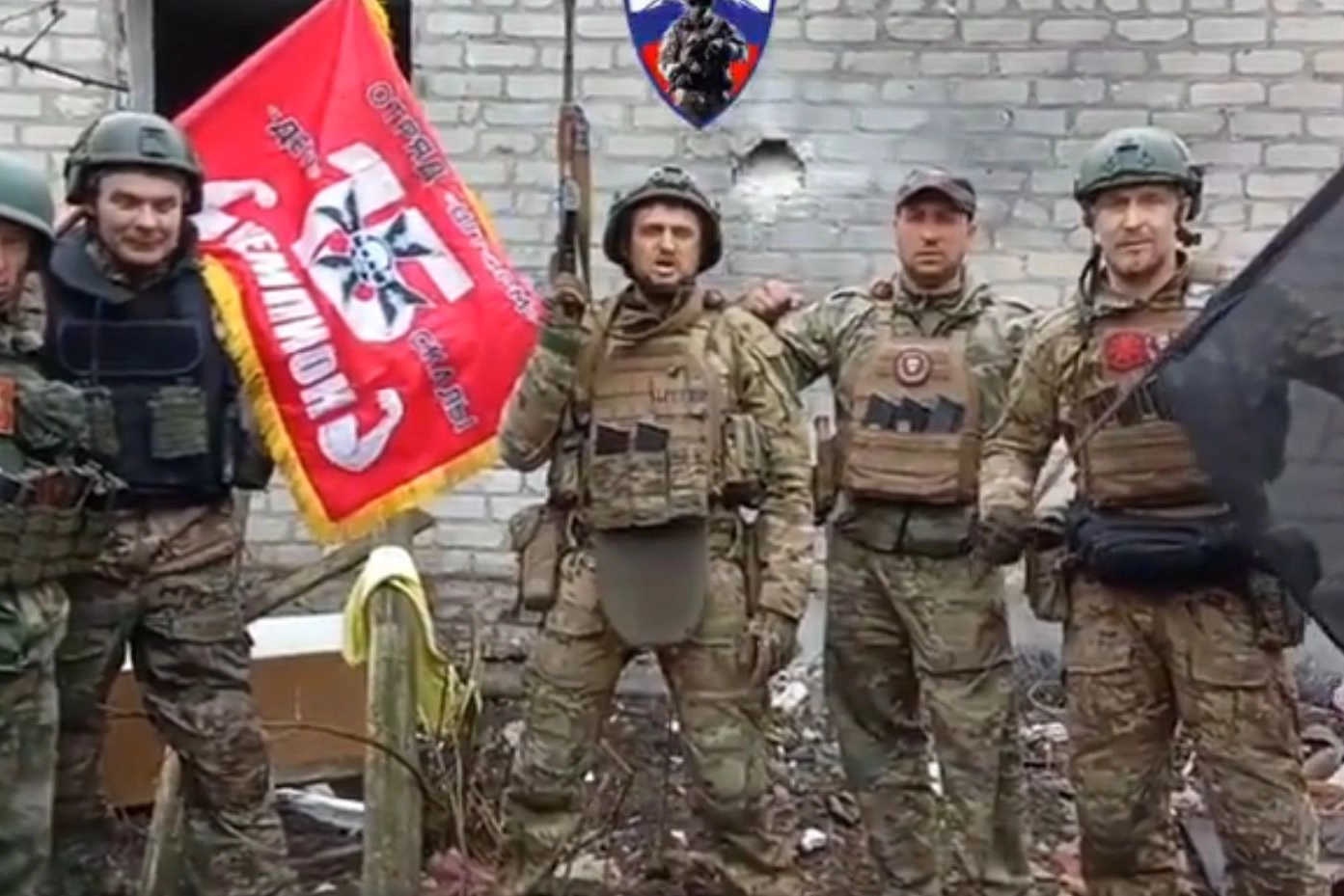 Truppe russe nel villaggio di Novobakhmutivka