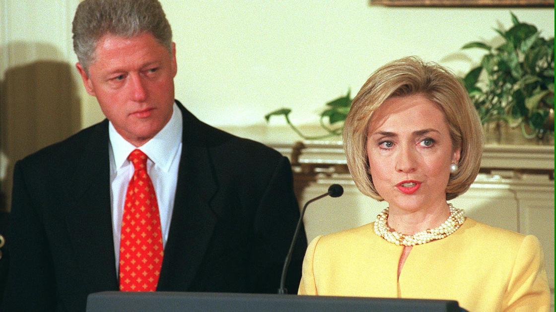 Caso Sangiuliano Boccia, il vecchio leone Dc Mastella: “Una mossa alla Hillary Clinton. La moglie vada in tv e lo perdoni”