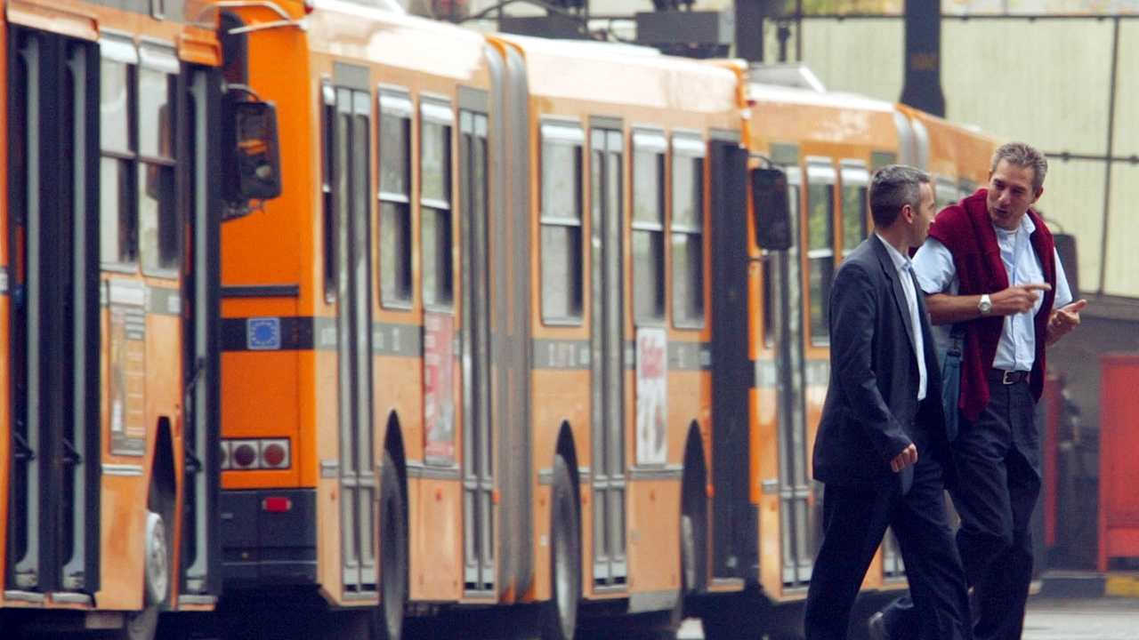 Le aziende del trasporto pubblico stimano che in Italia ci sia una carenza di 11mila autisti