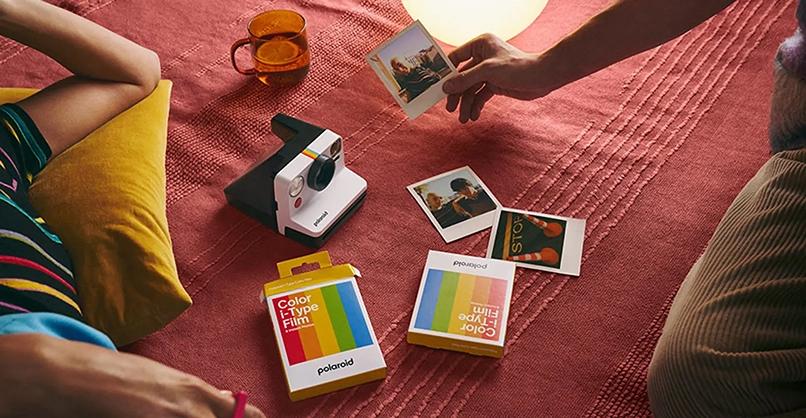 Scatta, stampa e rivivi ogni momento con la Polaroid Now (Gen 2), prezzo shock su Amazon