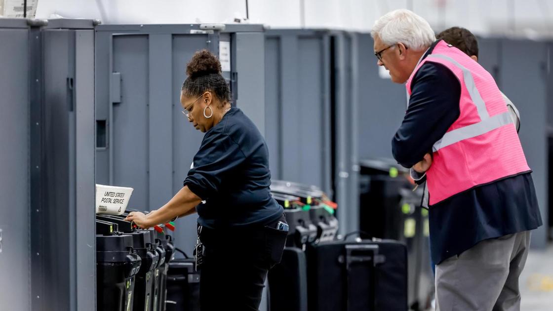 Trump di poco avanti in Pennsylvania a metà spoglio