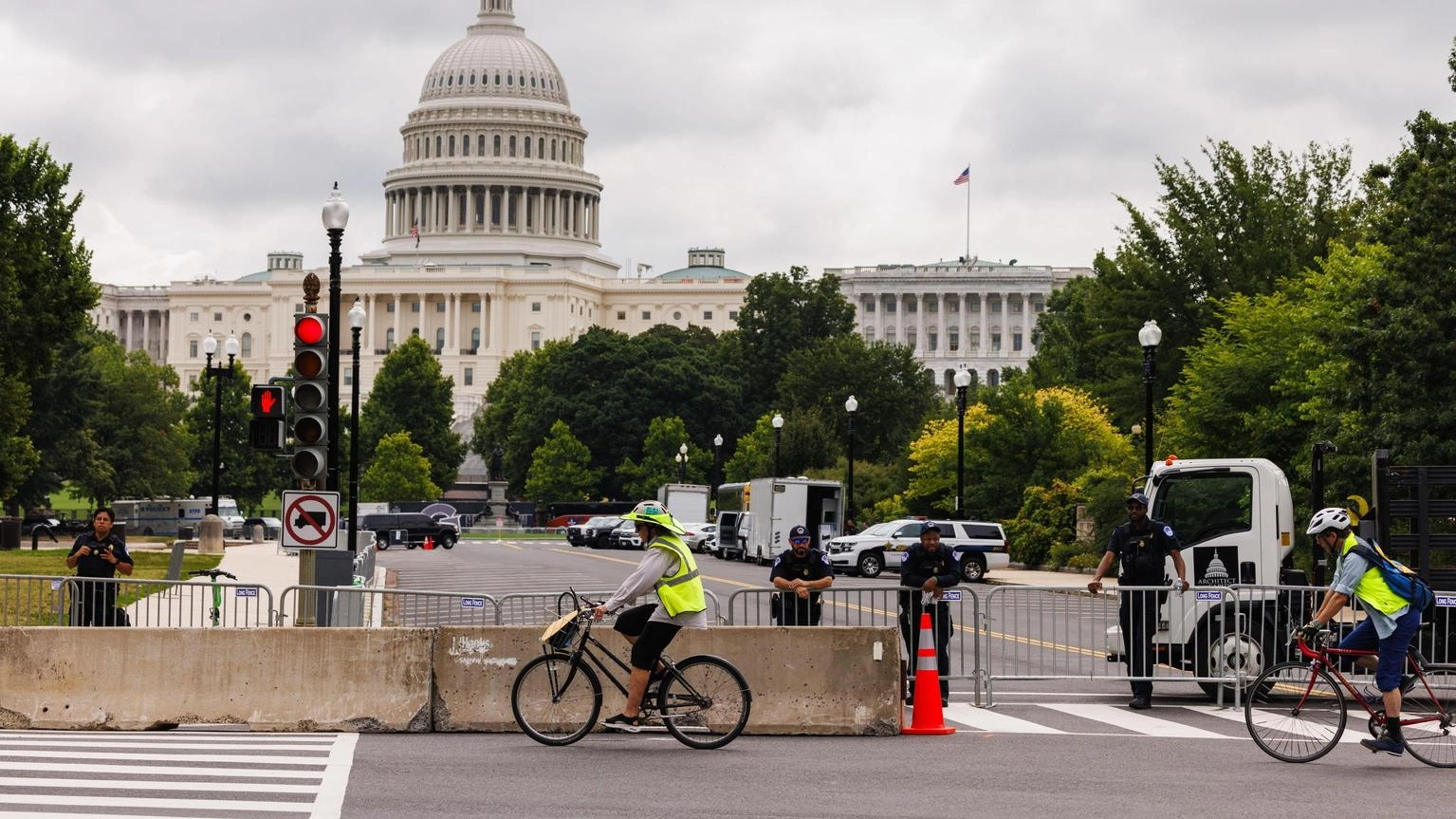 Effetto Trump, rinviati processi per l'assalto al Capitol