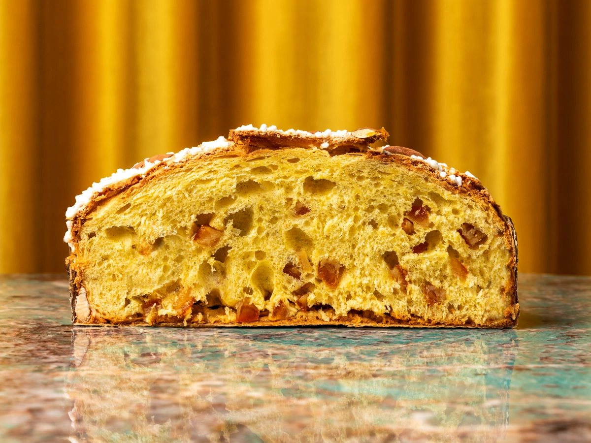 Colomba all'albicocca con cioccolato caramellato di Arianna Gatti (foto Nicolò Brunelli)