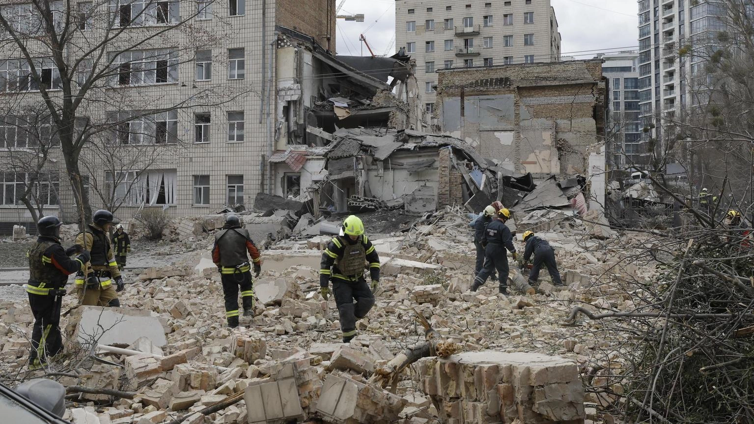 Kiev, 'la Russia ha lanciato mille bombe in una settimana'
