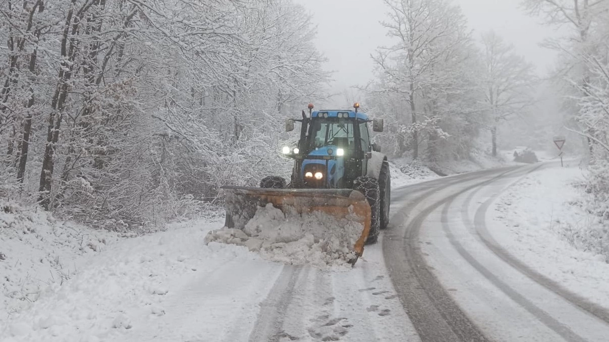 La neve sull'Appennino parmense (foto Dire)