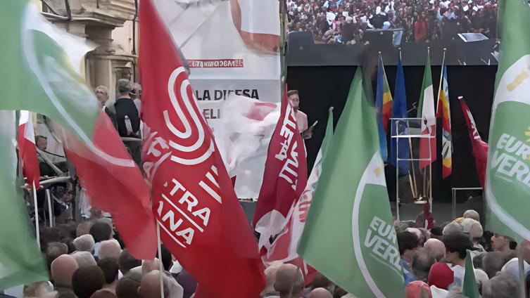 Un campo largo senza pace. Grillo: "Conte vuole farmi fuori". Il voto in Liguria agita i centristi