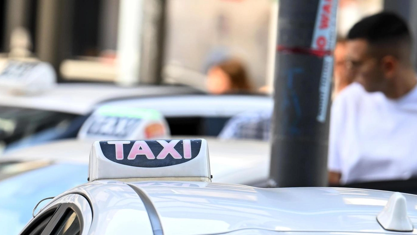 Taxi, sentenza della Consulta contro i blocchi delle licenze