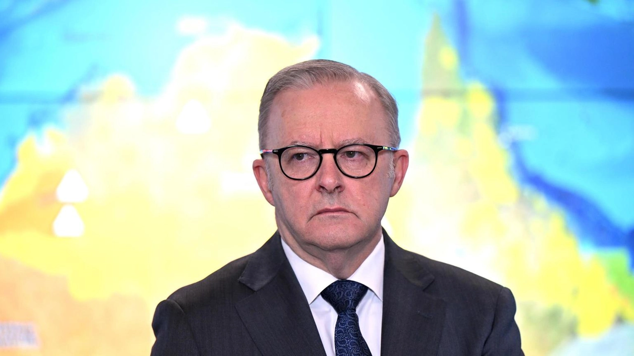 Il premier australiano Albanese valuta la partecipazione a una missione di peacekeeping in Ucraina, ma sottolinea che è presto per un dispiegamento.