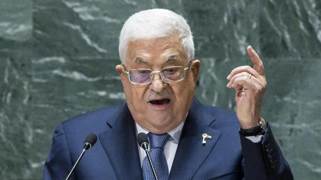 'Non ce ne andremo. Palestina è la nostra terra'. Lungo applauso