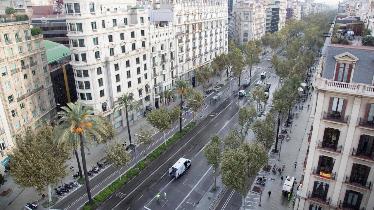 Tamponamento tra due autobus sulla Diagonal di Barcellona: 34 feriti, tra cui studenti di Messina. Quattro sono gravi.