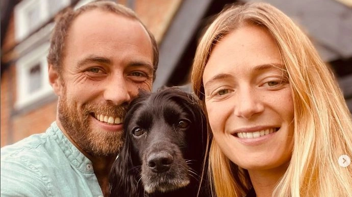 James Middleton con la moglie Alizee e la cockerina Ella (Instagram)