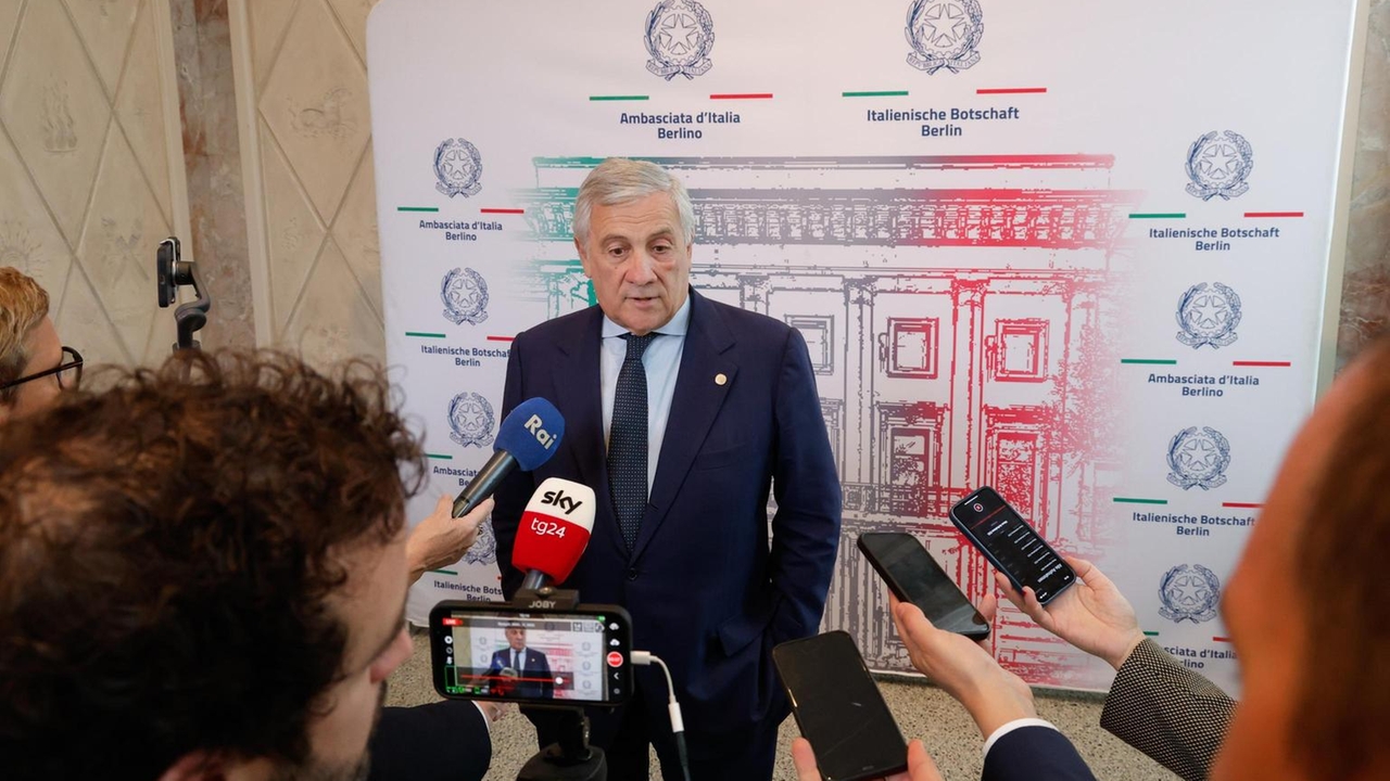 Tajani, disarmo Hezbollah? Regole d'ingaggio non vanno bene