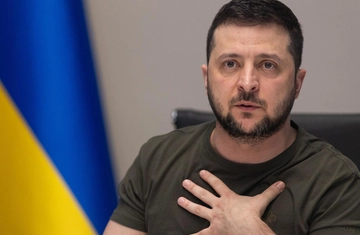 Zelensky disperato, ora parla di sconfitta. Nelli Feroci: non è la resa. "Ma considera perso l’Est"