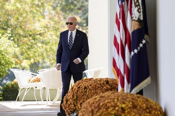 Biden riceverà Trump mercoledì nello studio Ovale. “Il tycoon vuole deportare in massa i migranti con gli aerei del Pentagono”