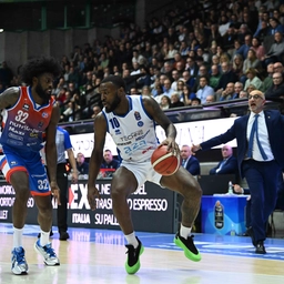 Basket, Serie A: Treviso al fotofinish, battuta Brescia al PalaVerde. Colpaccio di Napoli