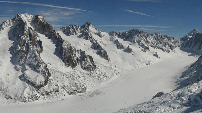 Un'immagine del Ghiacciaio d'Argentière sul versante francese del Monte Bianco (Ansa - immagine d'archivio)