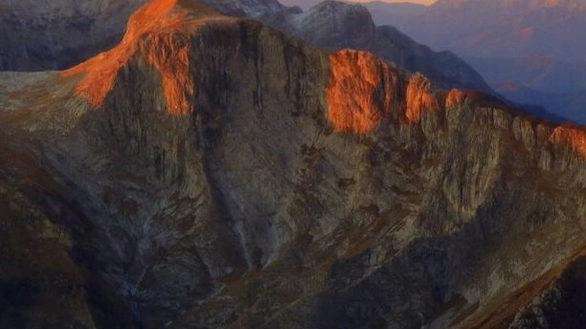 Tra spicchi di luna, pianeti visibili nel cielo di marzo, tramonti e panorami da urlo, il trekking notturno sta sempre...