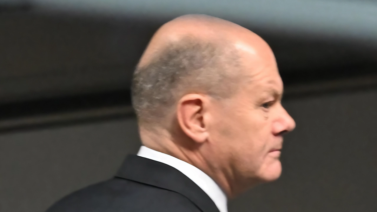 Come era scontato, il cancelliere Olaf Scholz (foto) non ha ottenuto la fiducia al Bundestag aprendo la strada alle elezioni...