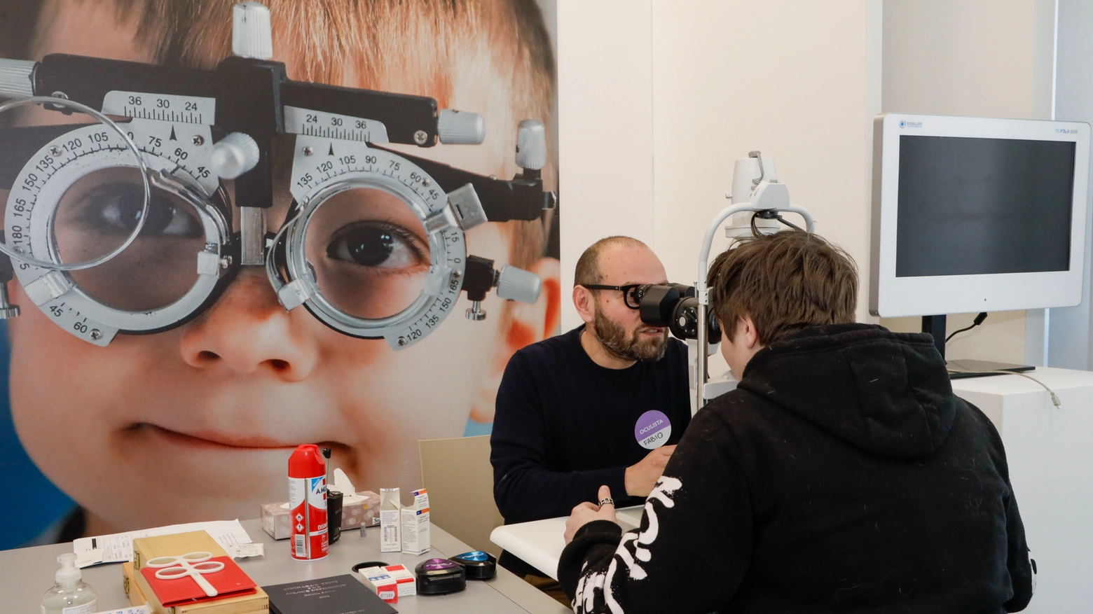 Non solo fashion, EssilorLuxottica investe anche nel campo della prevenzione e cura delle malattie oftalmiche
