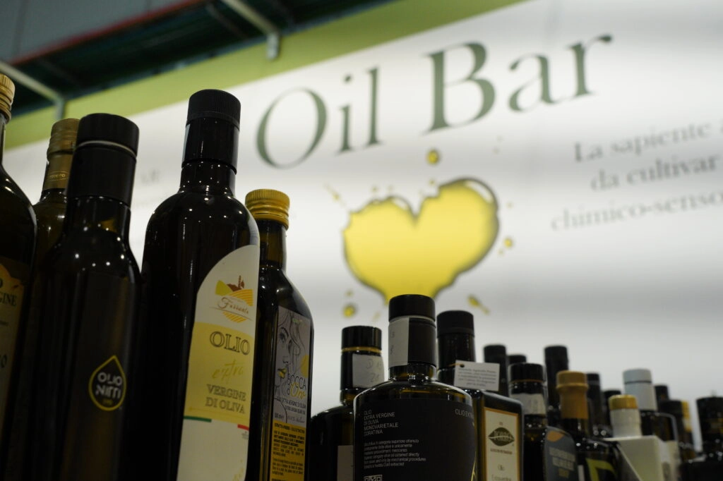 Oil bar per assaggiare i 15 cocktail preparati con l'olio extravergine d'oliva