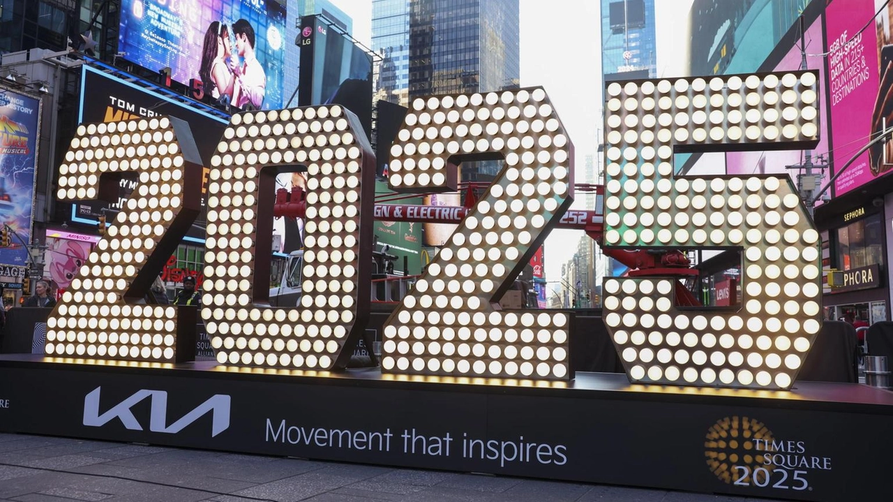 Forze dell'ordine allertate per possibili atti di violenza a Times Square. Alta tensione a causa del conflitto Israele-Hamas.