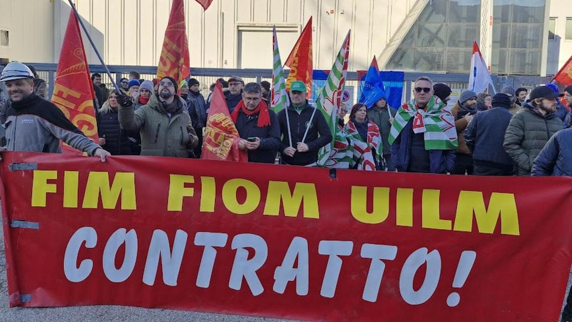 Protesta dei metalmeccanici in Trentino: alta adesione allo sciopero per il rinnovo del contratto