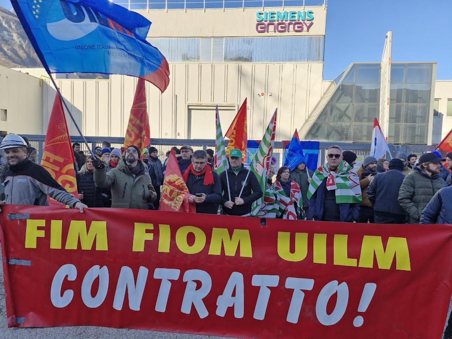 Protesta dei metalmeccanici in Trentino: alta adesione allo sciopero per il rinnovo del contratto